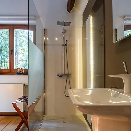 La Maison D'emile Bed & Breakfast 3*