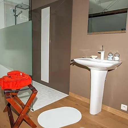 Bed & Breakfast La Maison D'emile 3*